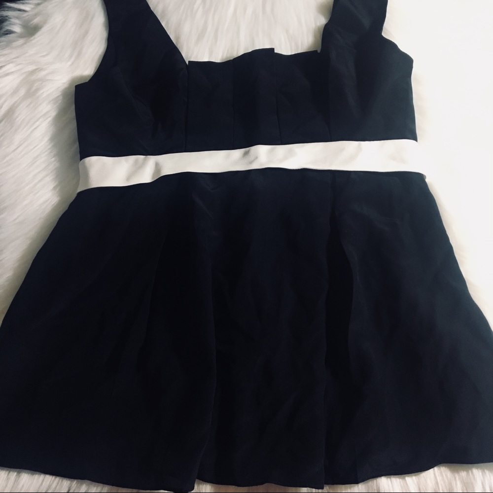 NWT Black Halo Box Pleated Blouse - Picture 3 of 5
